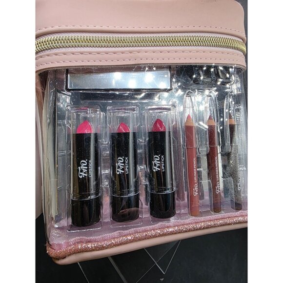 FAO Schwarz Ultimate Makeup Kit 30-Piece Set Includes Lipsticks Eyeshadows Blush - Picture 4 of 8